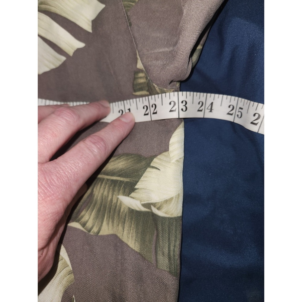 Tommy Bahama Mens 100% Silk Shirt Medium Grey Tropical - Picture 6 of 7
